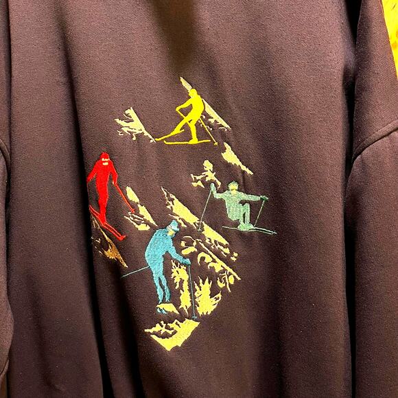 Vintage John Ashford Sport Skiers Embroidered Turtleneck Sweatshirt - Picture 6 of 7